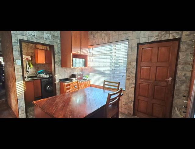 6 BEDROOM HOUSE FOR SALE IN PRETORIA GARDENS